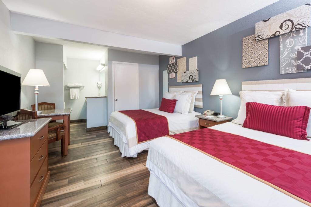 Ramada By Wyndham Near Seaworld / Mission Beach San Diego Zewnętrze zdjęcie