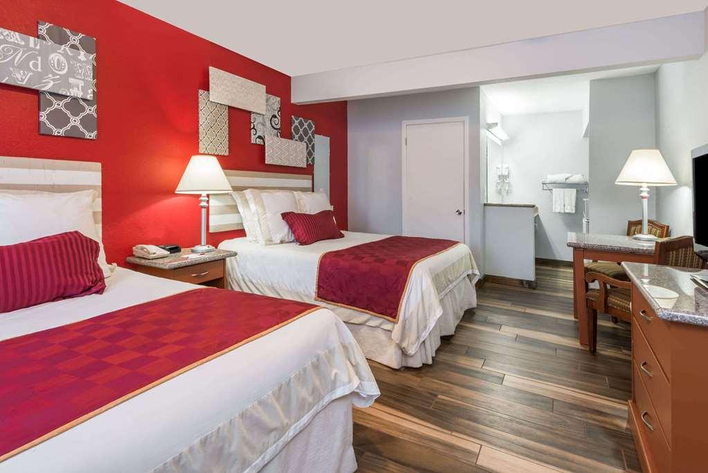 Ramada By Wyndham Near Seaworld / Mission Beach San Diego Zewnętrze zdjęcie