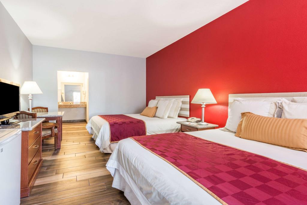 Ramada By Wyndham Near Seaworld / Mission Beach San Diego Zewnętrze zdjęcie